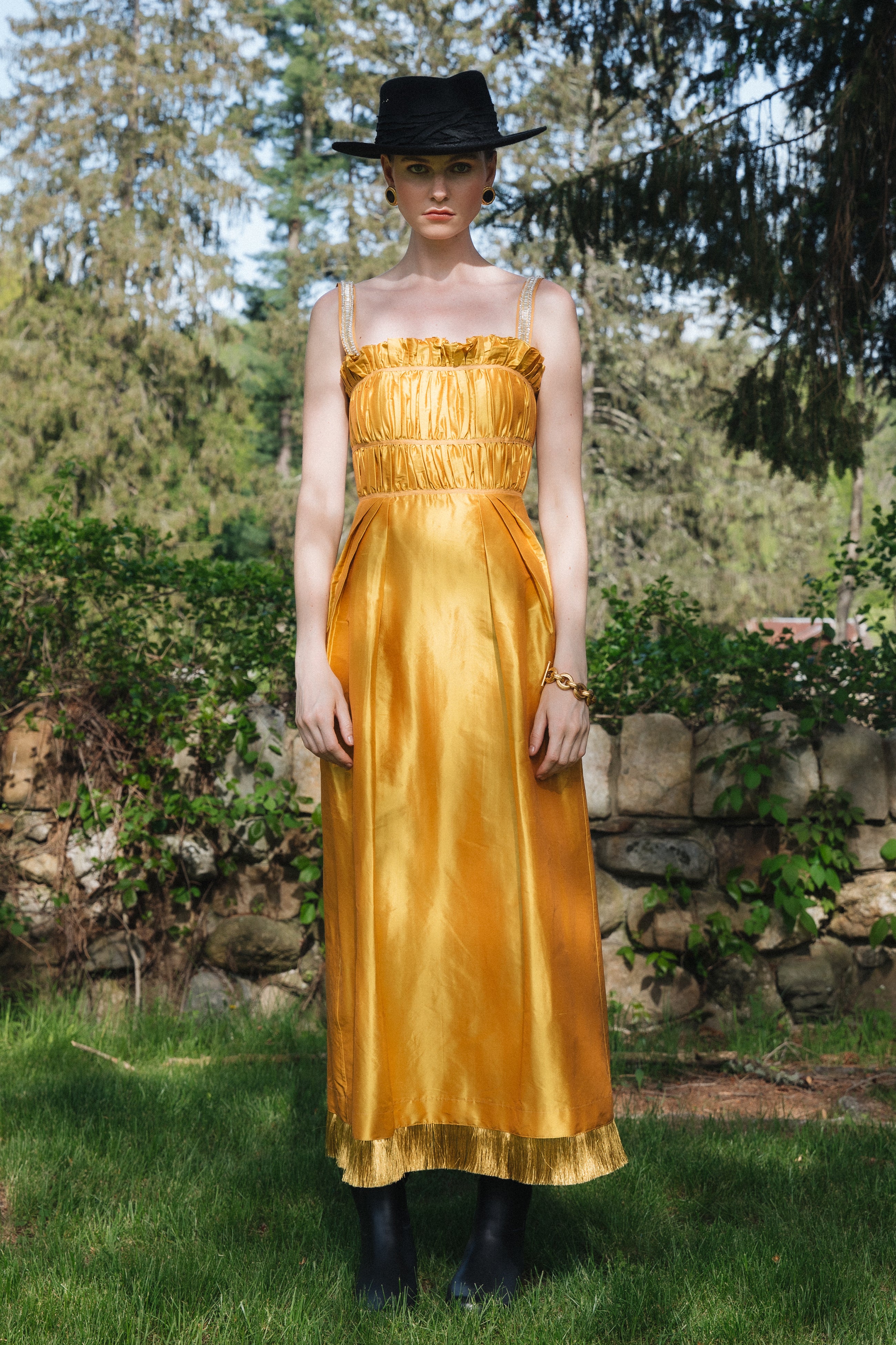 Willie Dress in Gold – LESEA BERRY